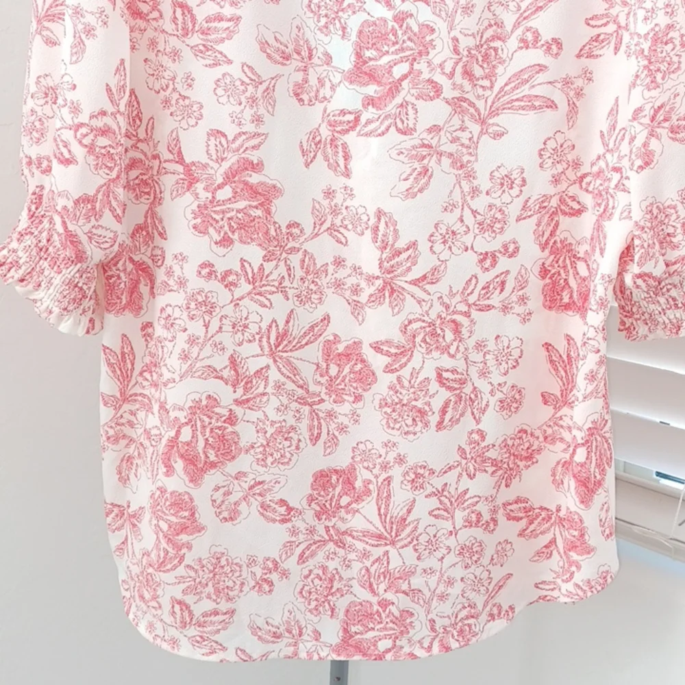 1. State Floral Blouse - Picture 8 of 8